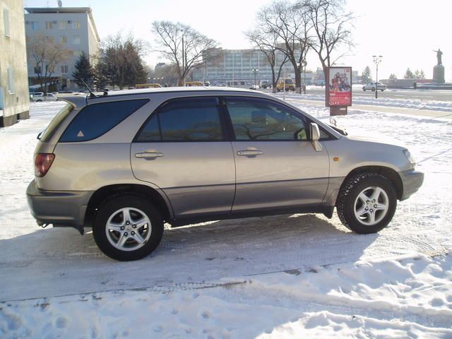 1999 Toyota Harrier