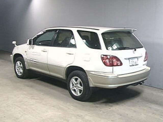 1999 Toyota Harrier