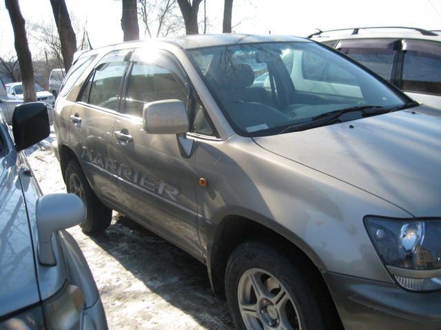 1999 Toyota Harrier