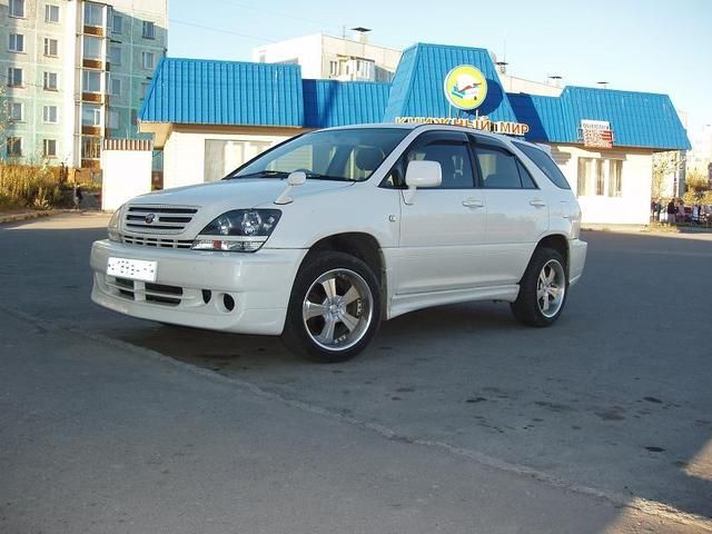 1999 Toyota Harrier