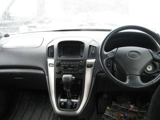 1999 Toyota Harrier