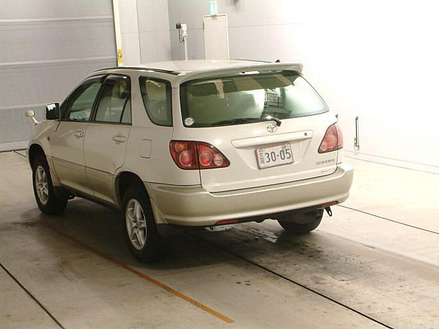 1999 Toyota Harrier