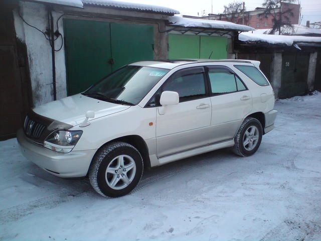 1999 Toyota Harrier