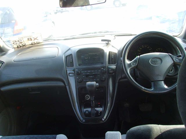 1999 Toyota Harrier