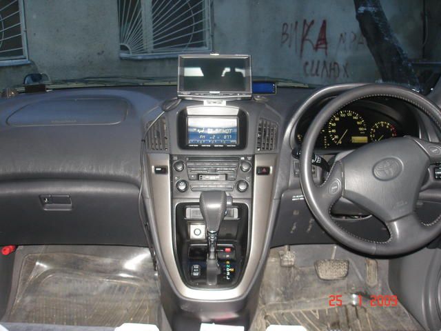 1999 Toyota Harrier