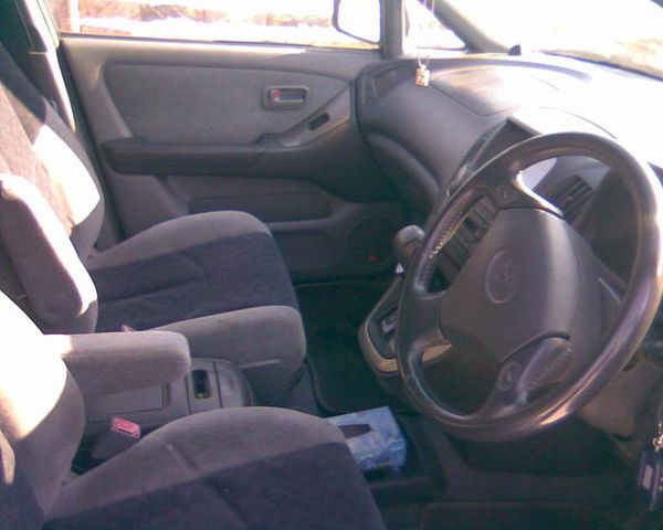 1999 Toyota Harrier