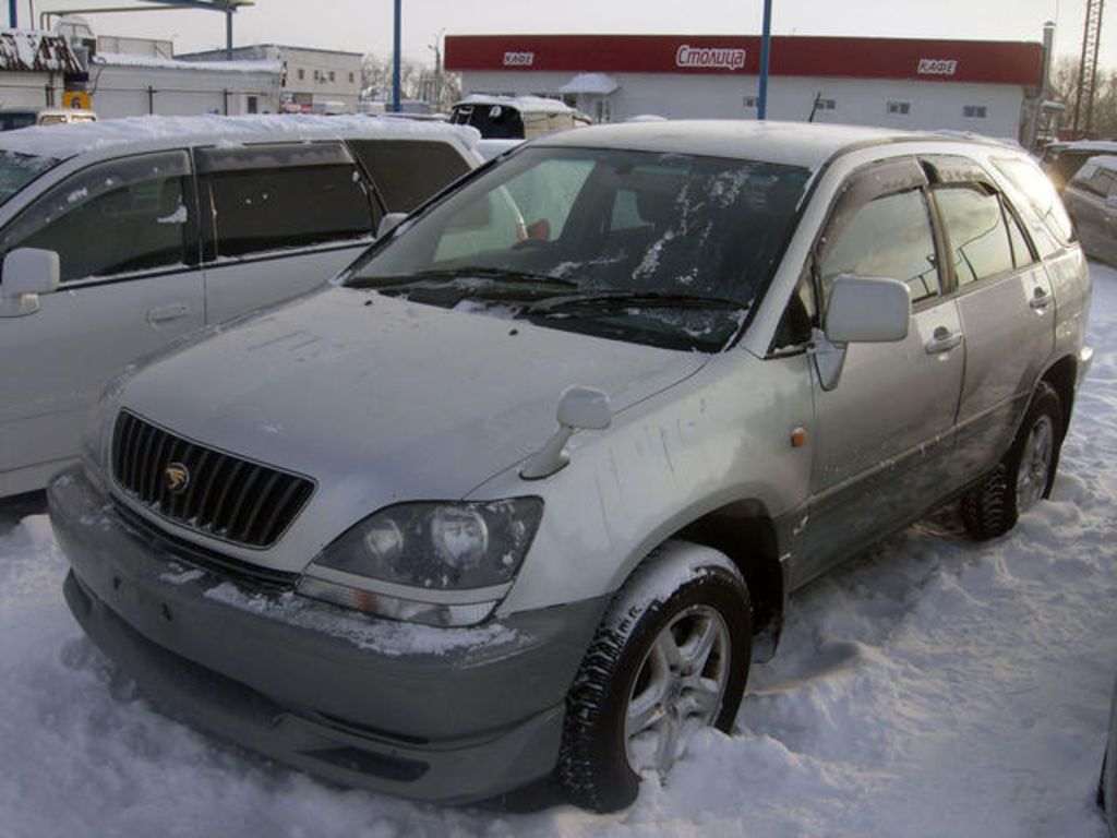 1999 Toyota Harrier