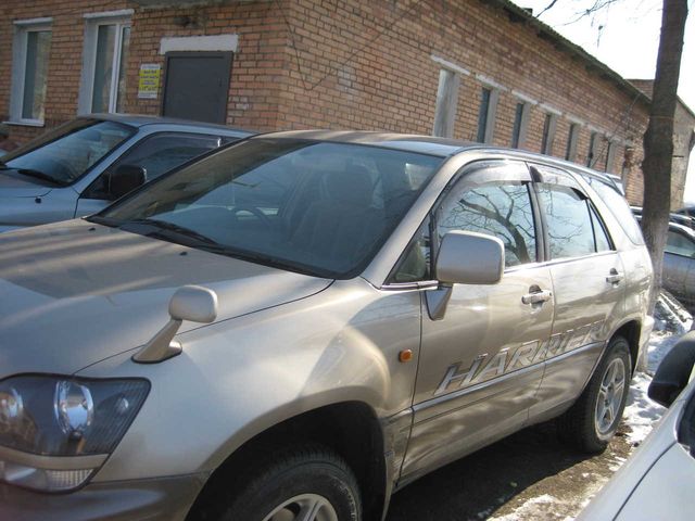 1999 Toyota Harrier