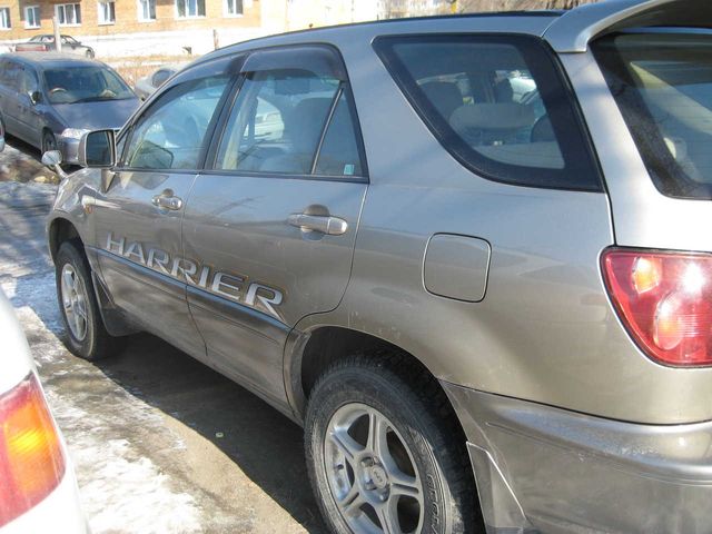 1999 Toyota Harrier
