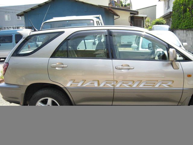 1999 Toyota Harrier