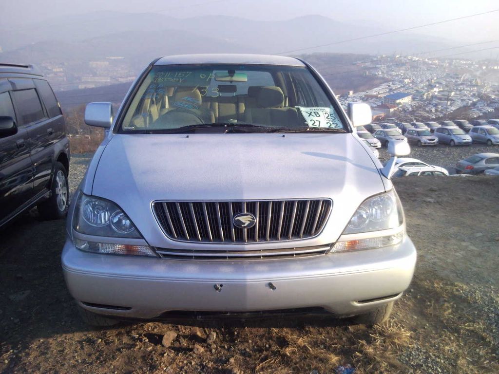 1999 Toyota Harrier