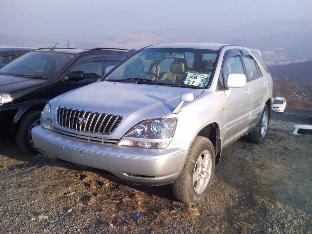 1999 Toyota Harrier