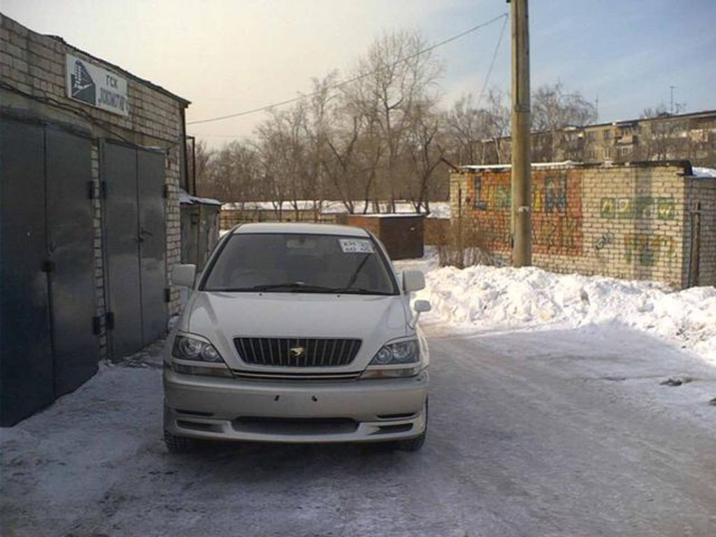 1999 Toyota Harrier