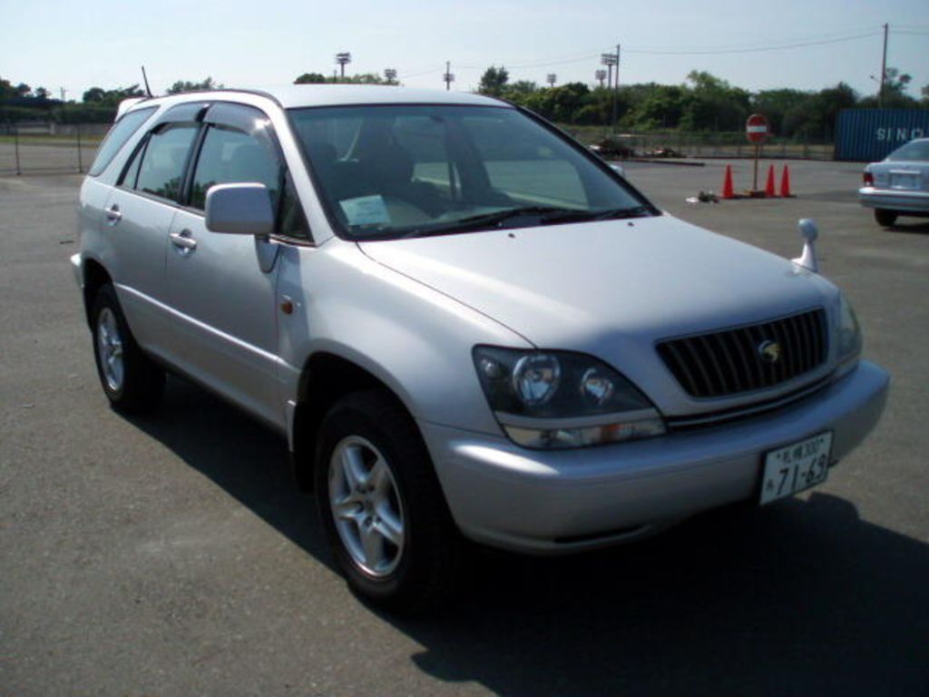 1999 Toyota Harrier