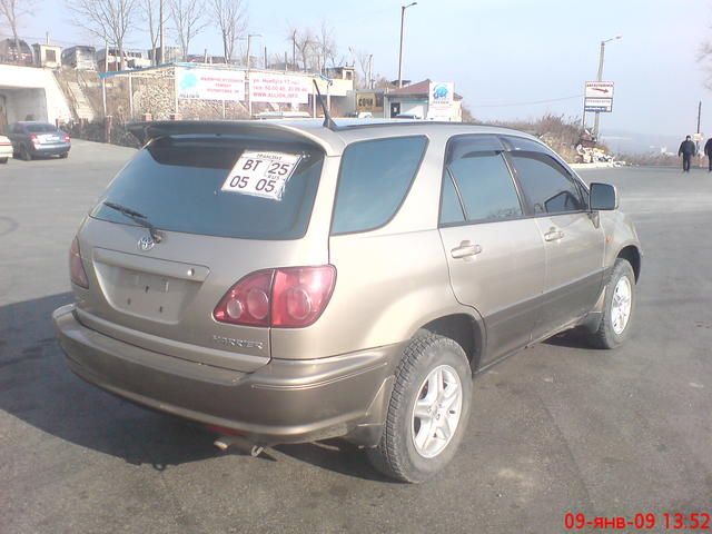 1999 Toyota Harrier