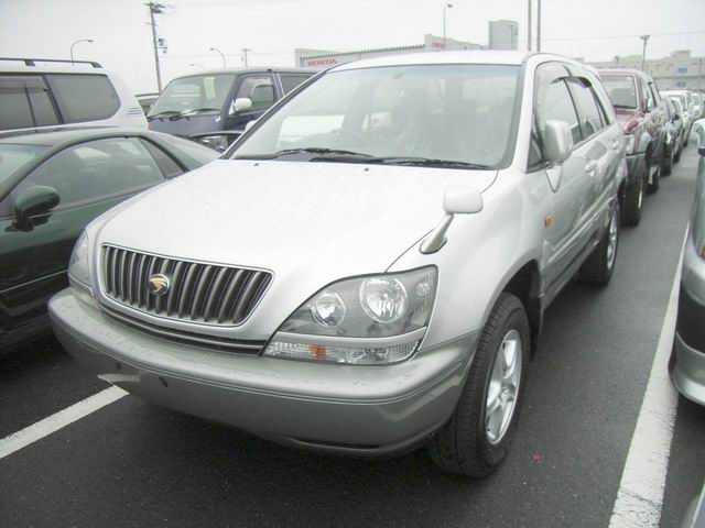 1999 Toyota Harrier Images