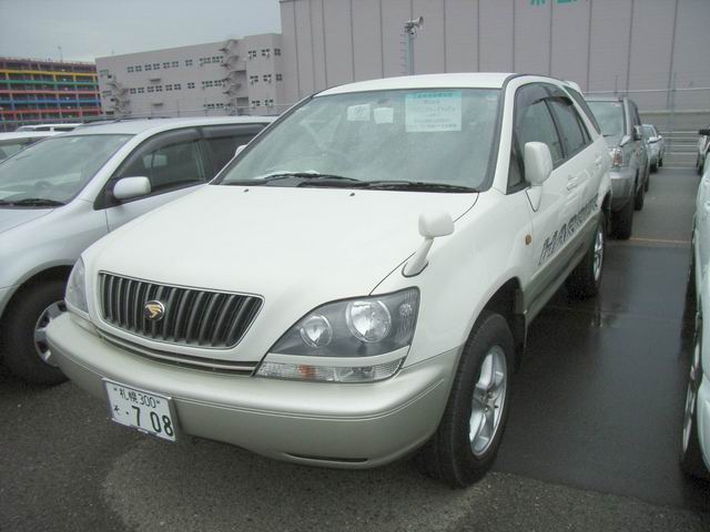 1999 Toyota Harrier Photos