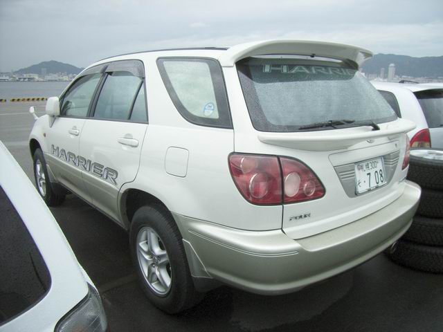 1999 Toyota Harrier Pictures