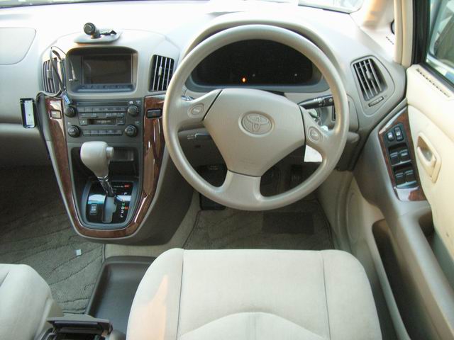 1999 Toyota Harrier Photos
