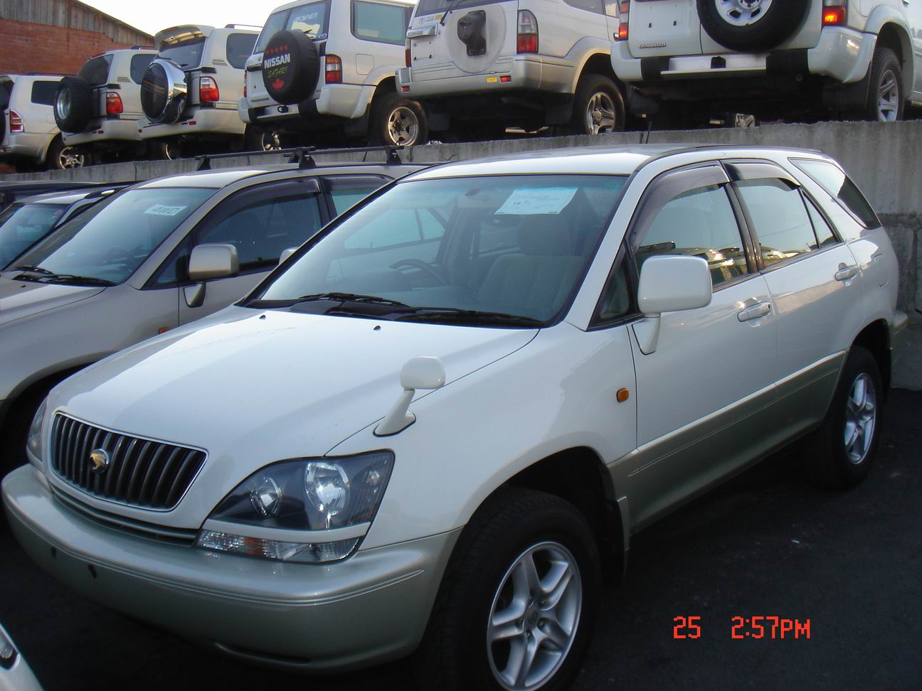 1999 Toyota Harrier Pictures