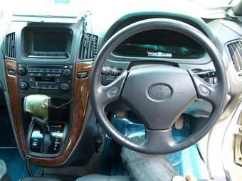 1999 Toyota Harrier Images