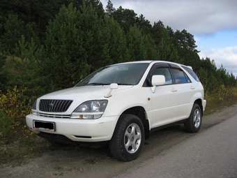 1999 Toyota Harrier Images