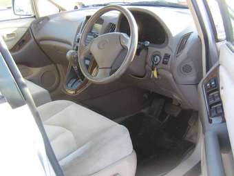 1999 Toyota Harrier Photos