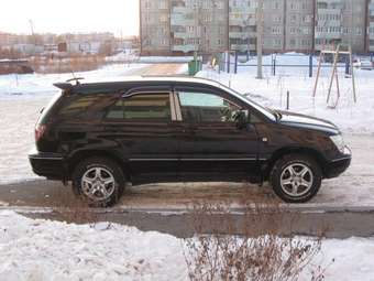 1999 Toyota Harrier Images