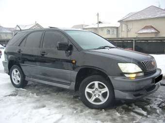 1999 Toyota Harrier Photos