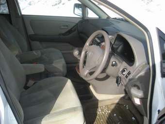 1999 Toyota Harrier Pics