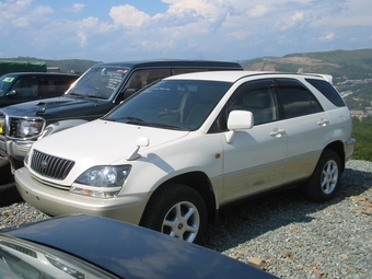 2000 Toyota Harrier