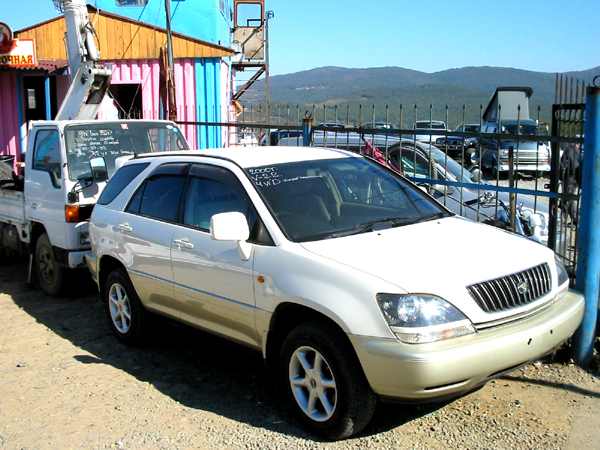 2000 Toyota Harrier