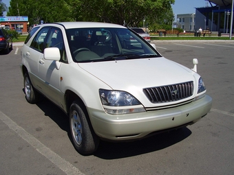 2000 Toyota Harrier