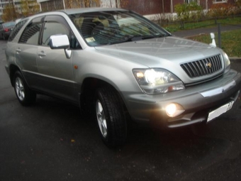 2000 Toyota Harrier