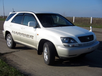 2000 Toyota Harrier