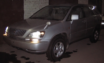 2000 Toyota Harrier