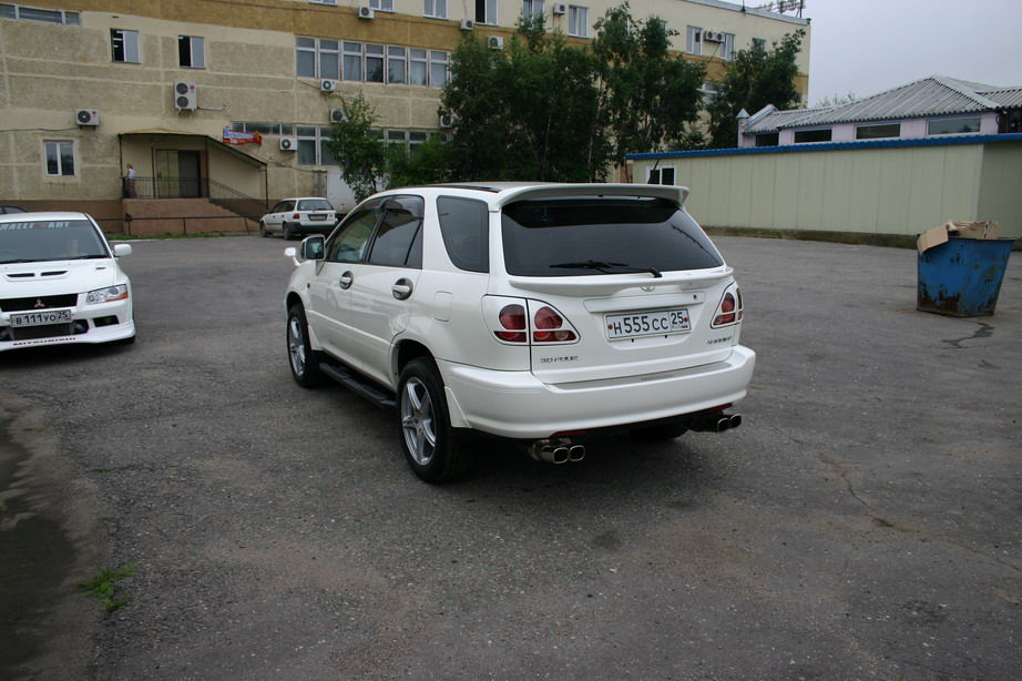 2000 Toyota Harrier