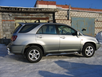 2000 Toyota Harrier