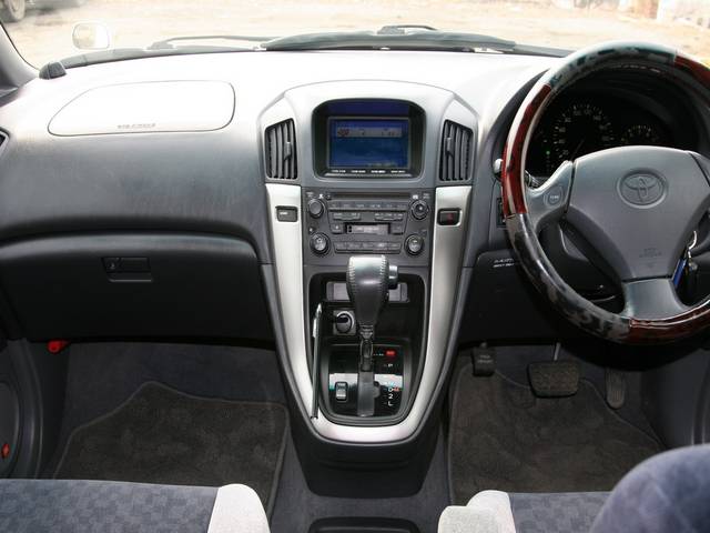 2000 Toyota Harrier