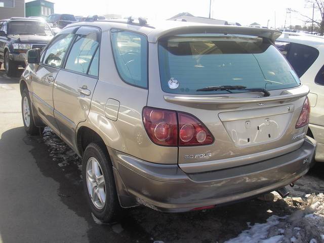 2000 Toyota Harrier