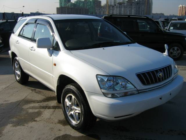 2000 Toyota Harrier