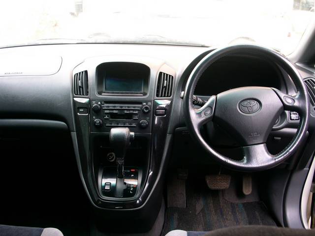 2000 Toyota Harrier