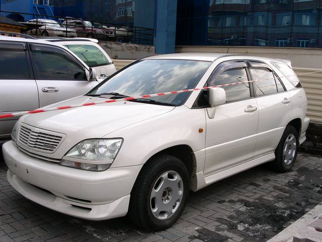 2000 Toyota Harrier