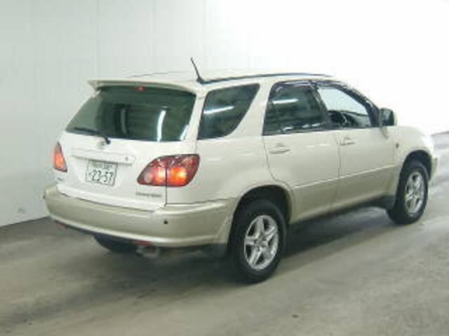 2000 Toyota Harrier