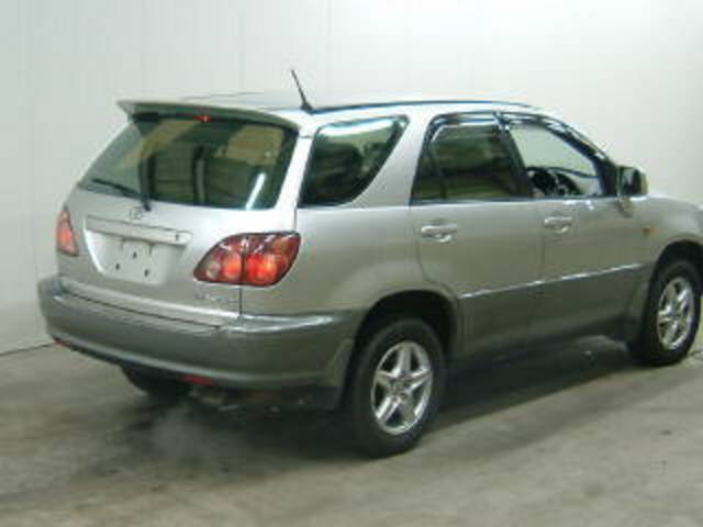 2000 Toyota Harrier