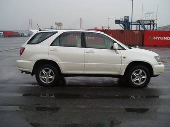 2000 Toyota Harrier