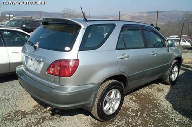 2000 Toyota Harrier