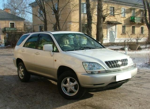 2000 Toyota Harrier