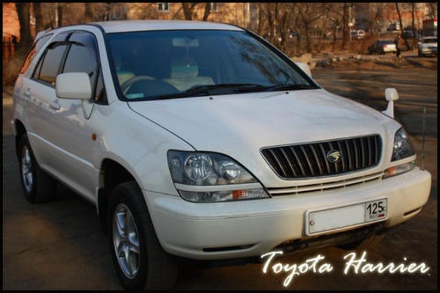 2000 Toyota Harrier