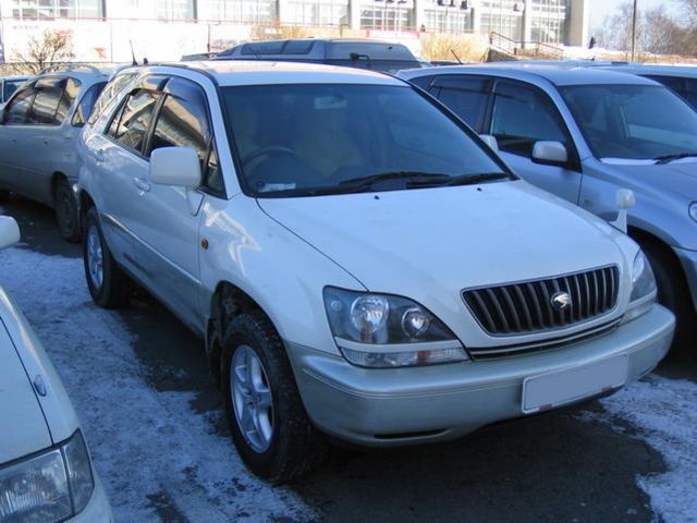 2000 Toyota Harrier